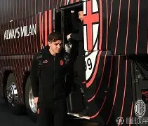 开云电竞 -埃因霍温迎德甲关键赛，今晚扳平良机，更衣室稳定，团队化学反应显著 