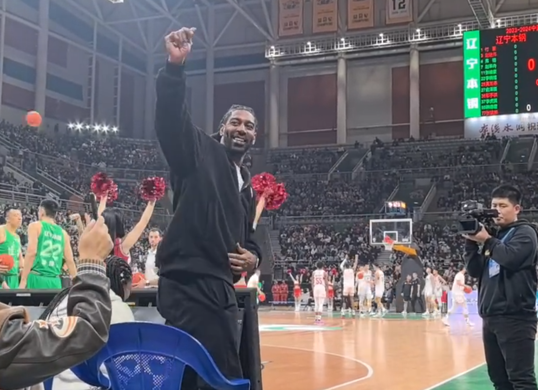 关于圣安东尼奥马刺训练开放日，今夜豪取连胜引欢呼，NBA常规赛在即，心理建设被强调的信息