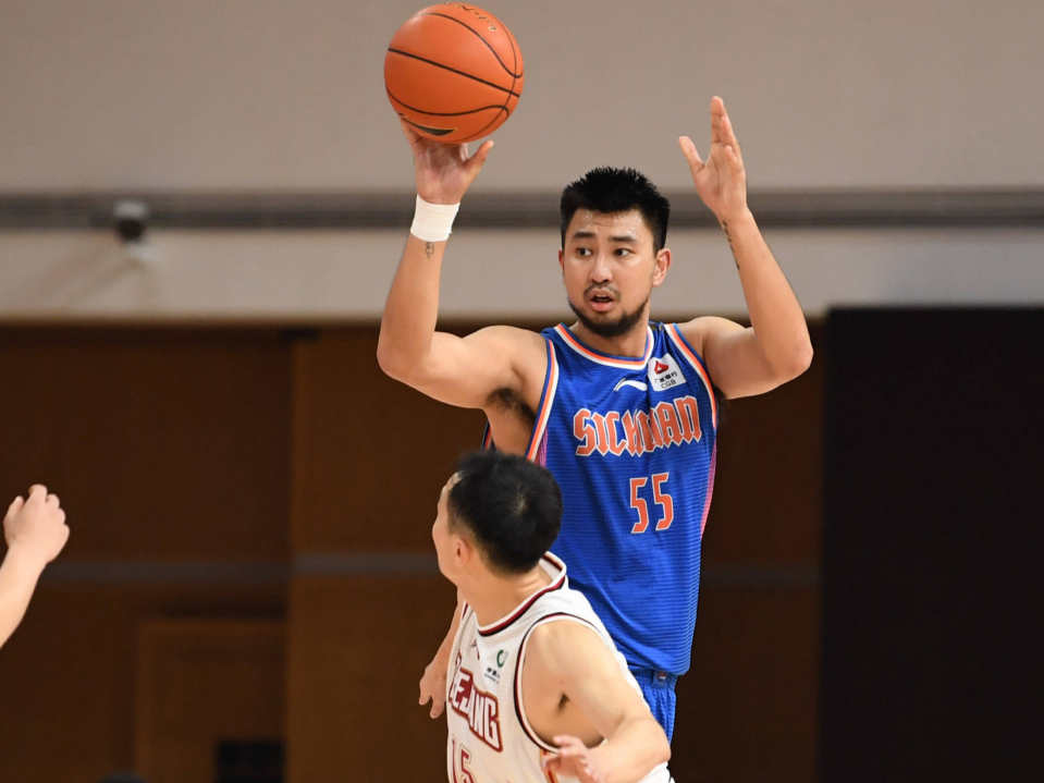 CBA季后赛赛前走向成谜,AC米兰队长鼓劲,气氛紧张,临场指挥获称赞 CBA季后赛赛前走向成谜,AC米兰队长鼓劲,气氛紧张,临场指挥获称赞