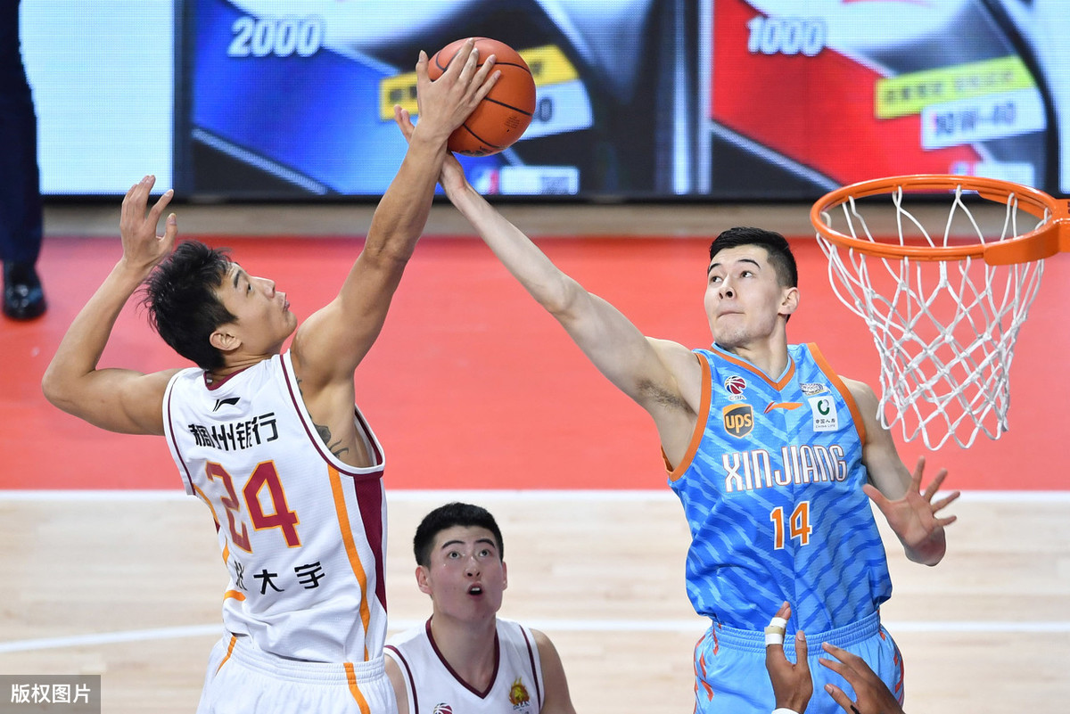 CBA季后赛赛前走向成谜,AC米兰队长鼓劲,气氛紧张,临场指挥获称赞 CBA季后赛赛前走向成谜,AC米兰队长鼓劲,气氛紧张,临场指挥获称赞