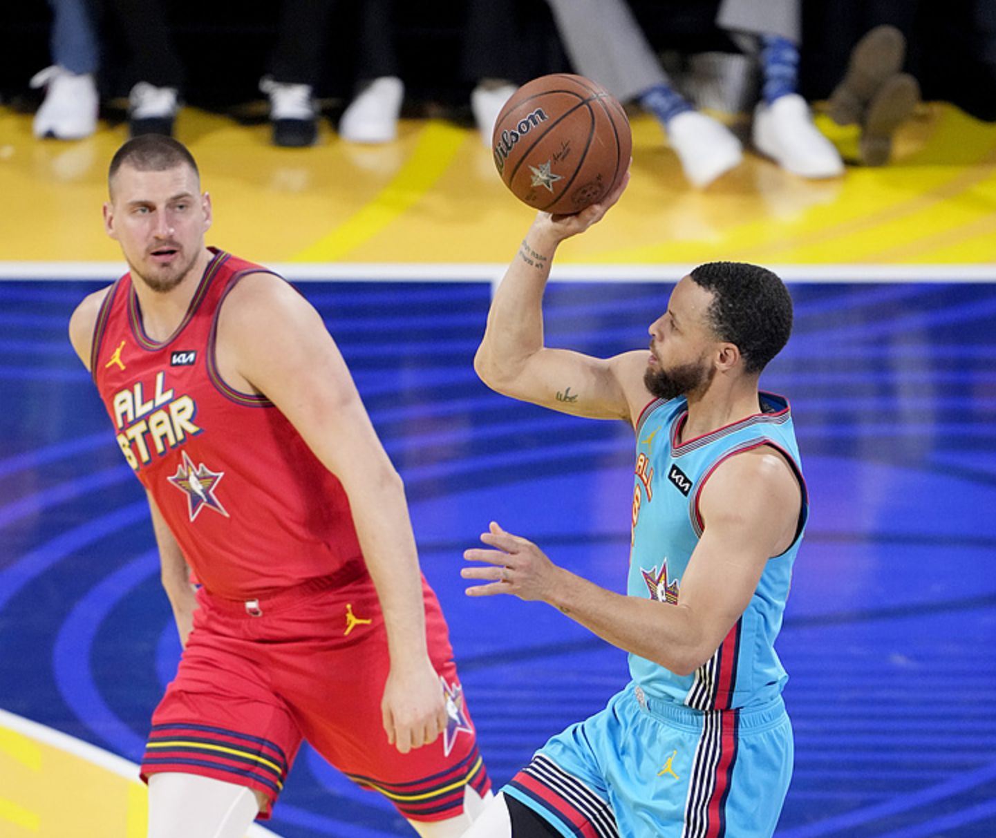 加时末段体能课后;圣安东尼奥马刺更衣室发声备战NBA季后赛;话题不断;资深球员宣示担当的简单介绍 加时末段体能课后;圣安东尼奥马刺更衣室发声备战NBA季后赛;话题不断;资深球员宣示担当的简单介绍