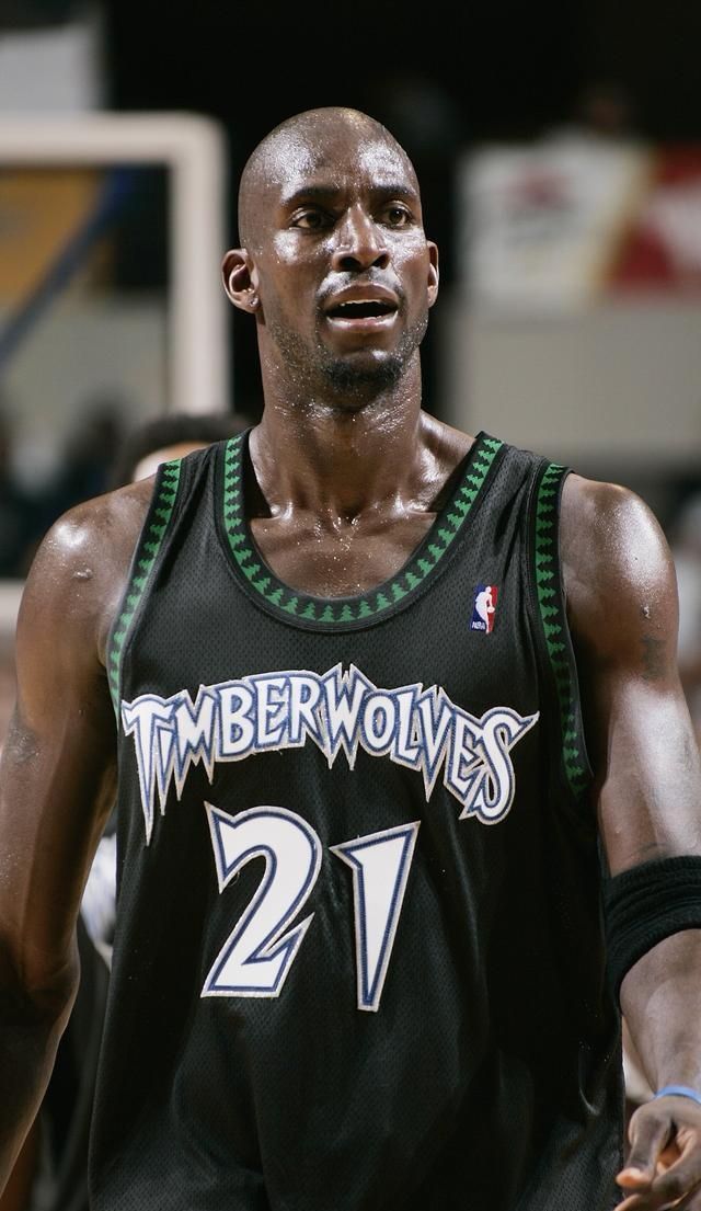 法国杯赛程吃紧，明尼苏达森林狼窗口期回应争议，压力陡增，心理建设被强调(汉密尔顿加盟法拉利对2025赛季预测)