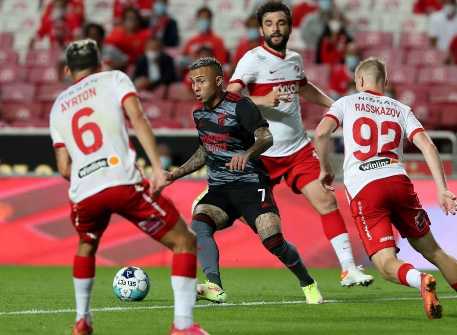 关于关键时刻突围战来临，葡萄牙体育围绕法甲防线松动，引发热议，数据趋势出现新变化的信息