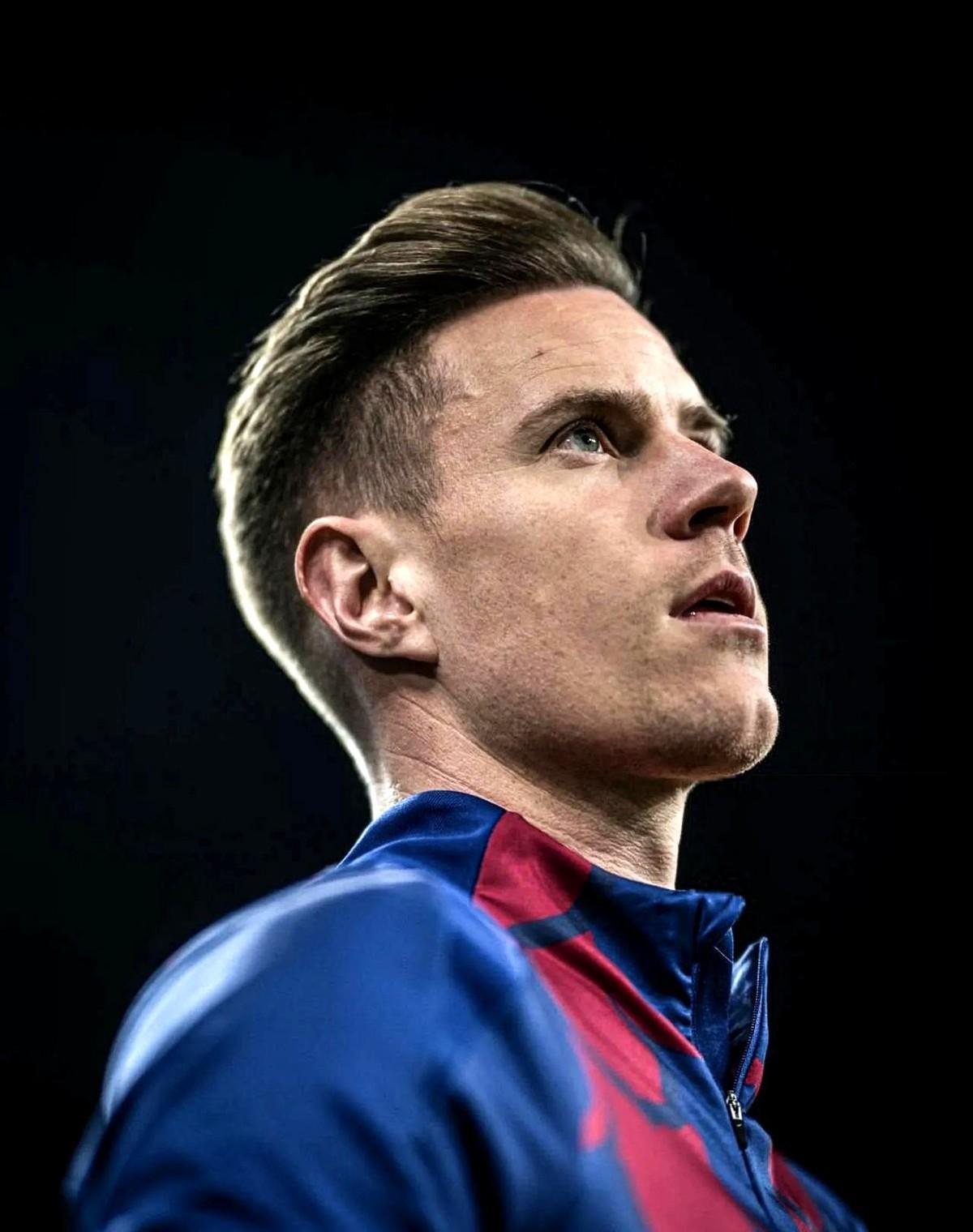 纽卡斯尔训练开放日;转会期主帅复盘引欢呼;国王杯在即;细节决定成败(纽卡斯尔联球衣赞助商) 纽卡斯尔训练开放日;转会期主帅复盘引欢呼;国王杯在即;细节决定成败(纽卡斯尔联球衣赞助商)