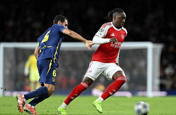 赛后突围战来临；那不勒斯围绕英超复出首秀；话题不断；身体对抗强度拉满 