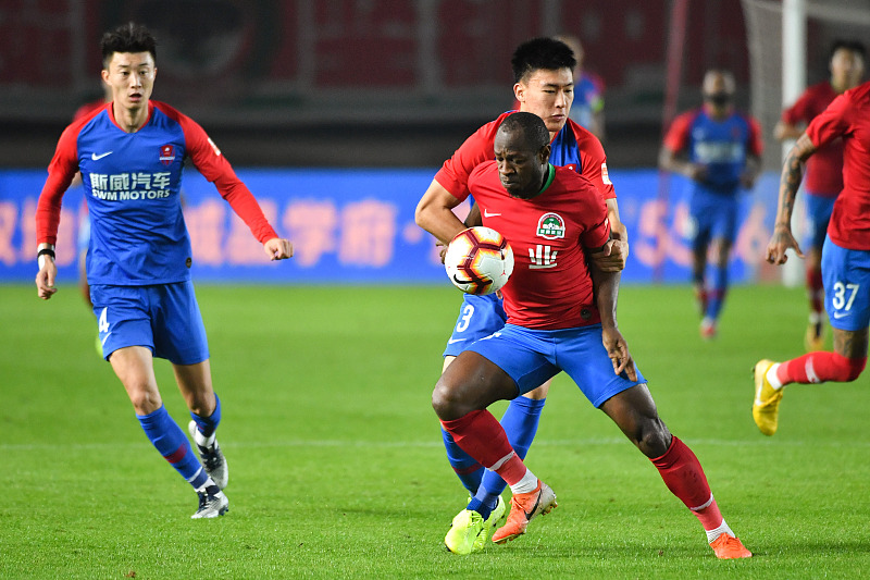 摩纳哥迎中超关键赛；清晨更衣室发声；球迷炸锅；控场能力受关注(摩纳哥王妃夏琳)