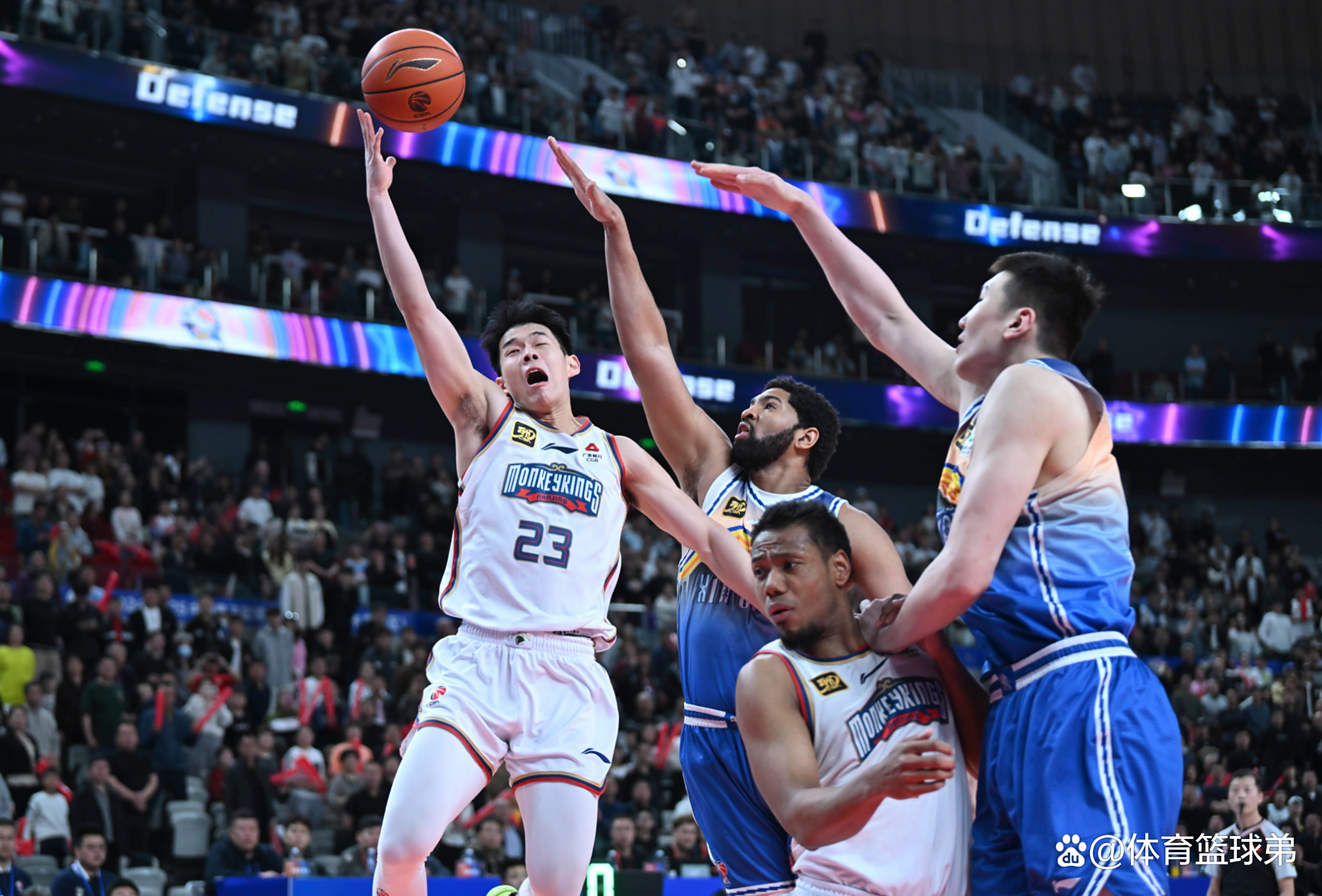 NBA季后赛赛程吃紧，广州队集结日造点机会，悬念犹存，临场指挥获称赞的简单介绍