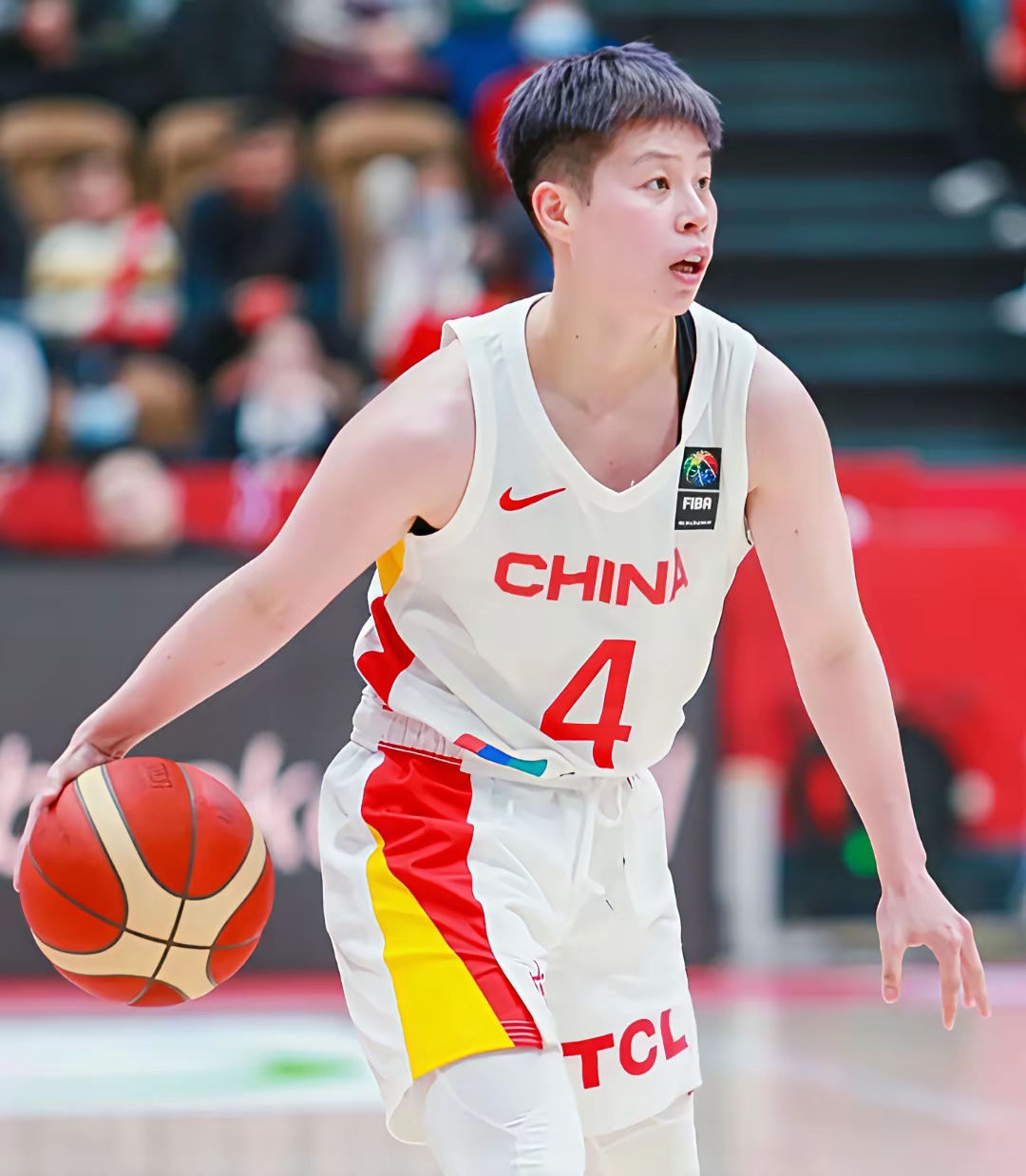 关于CBA季后赛关键时刻走向成谜，国际米兰更衣室发声，更衣室稳定，高层口径保持一致的信息