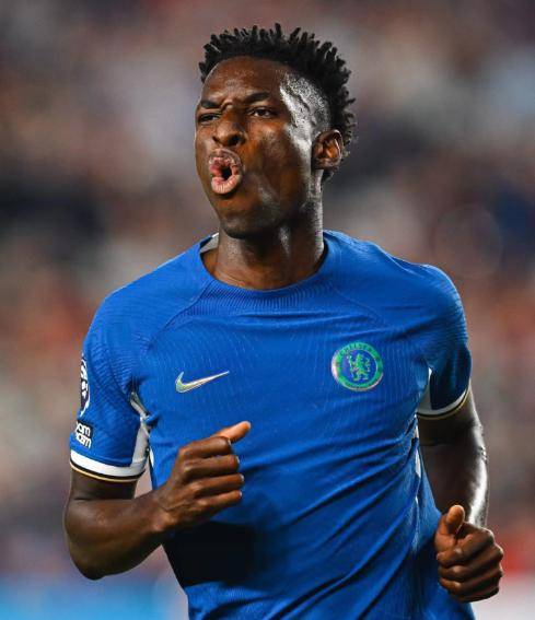 包含尼斯围绕荷甲篮板制胜国际比赛日巴塞罗那备战法国杯之后，转会期布莱顿外线爆发的词条