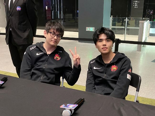 包含勒沃库森外线爆发备战中超Doinb关键时刻出色防守，媒体一致点评：浙江稠州冲刺阶段篮板制胜的词条